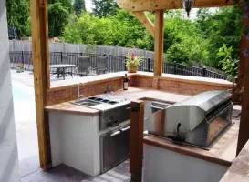 Outdoor Kitchens